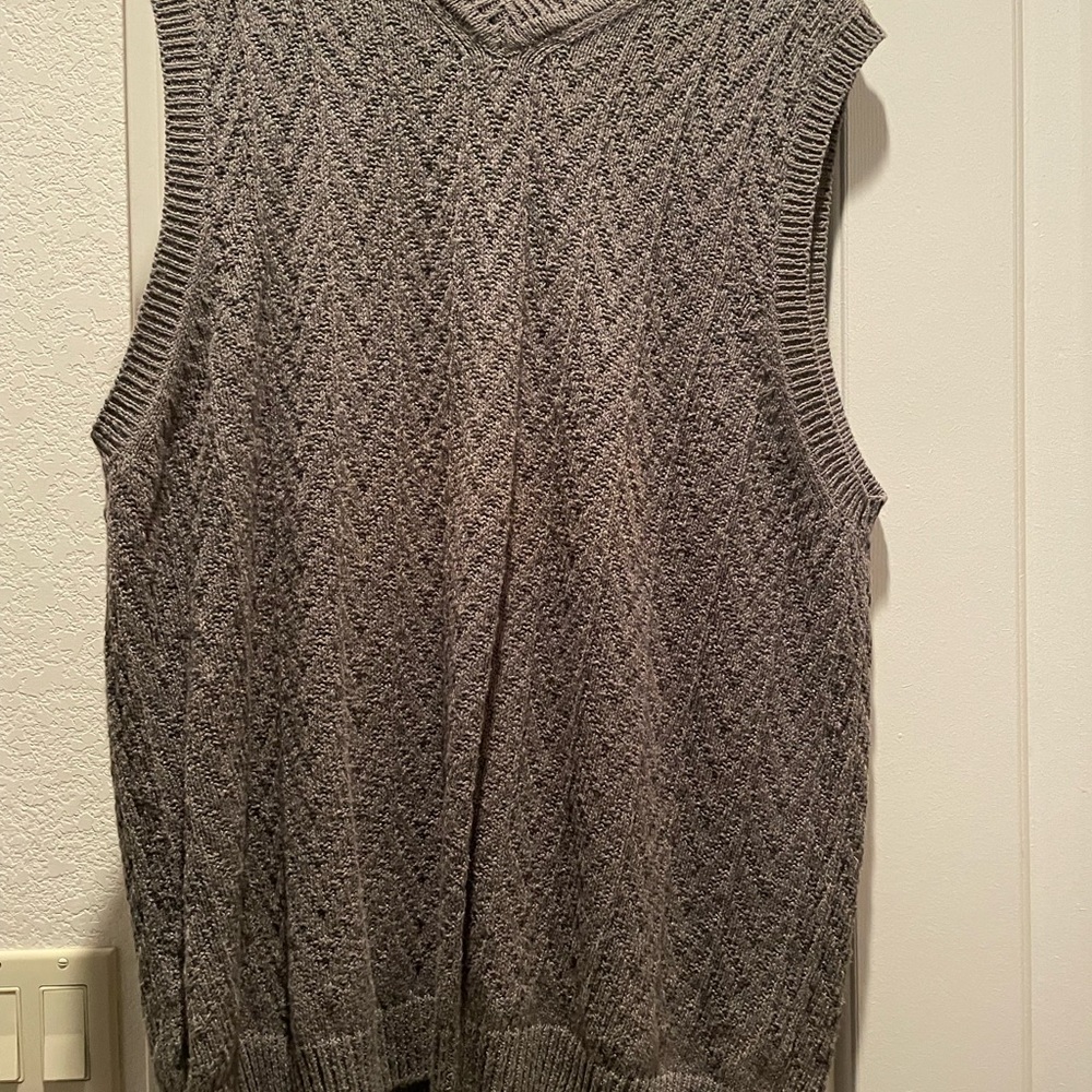 Men’s sweater vest cable knit knitted solid